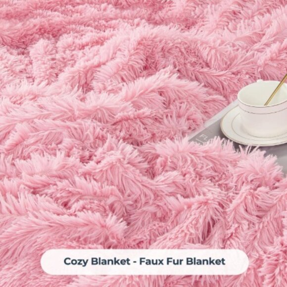 Super Fluffy Faux Fur Pink Throw NWT - Picture 4 of 4